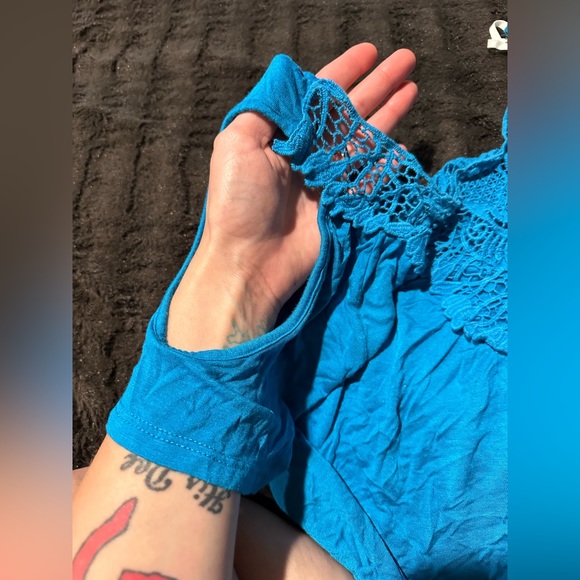 Deb flowy blouse with cold shoulder & back lace designs - Picture 3 of 5